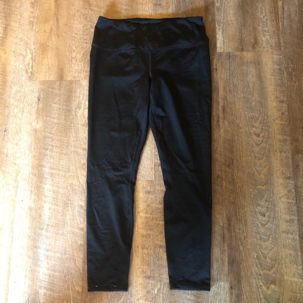 Black yoga pants